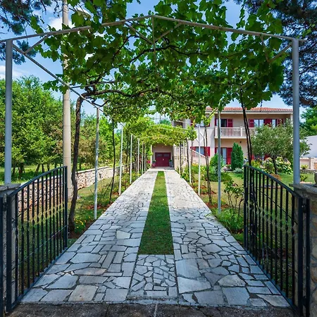 Stepancici Vi Apartament Nedeščina